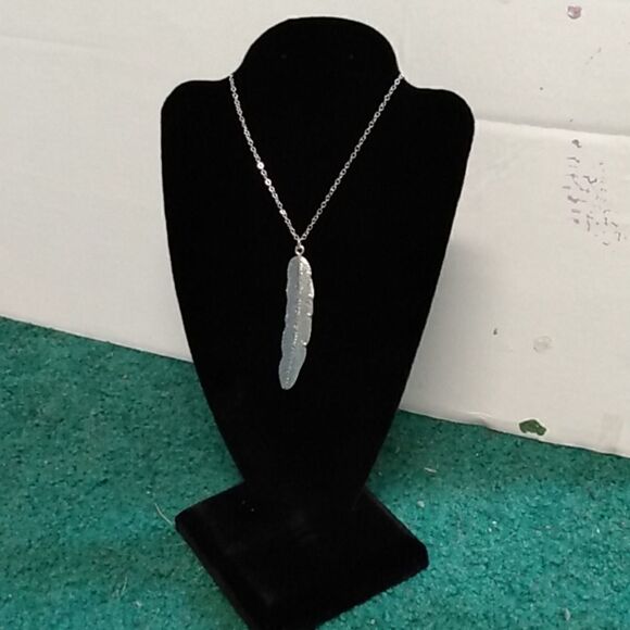 Necklace number 81   - Picture 2 of 2